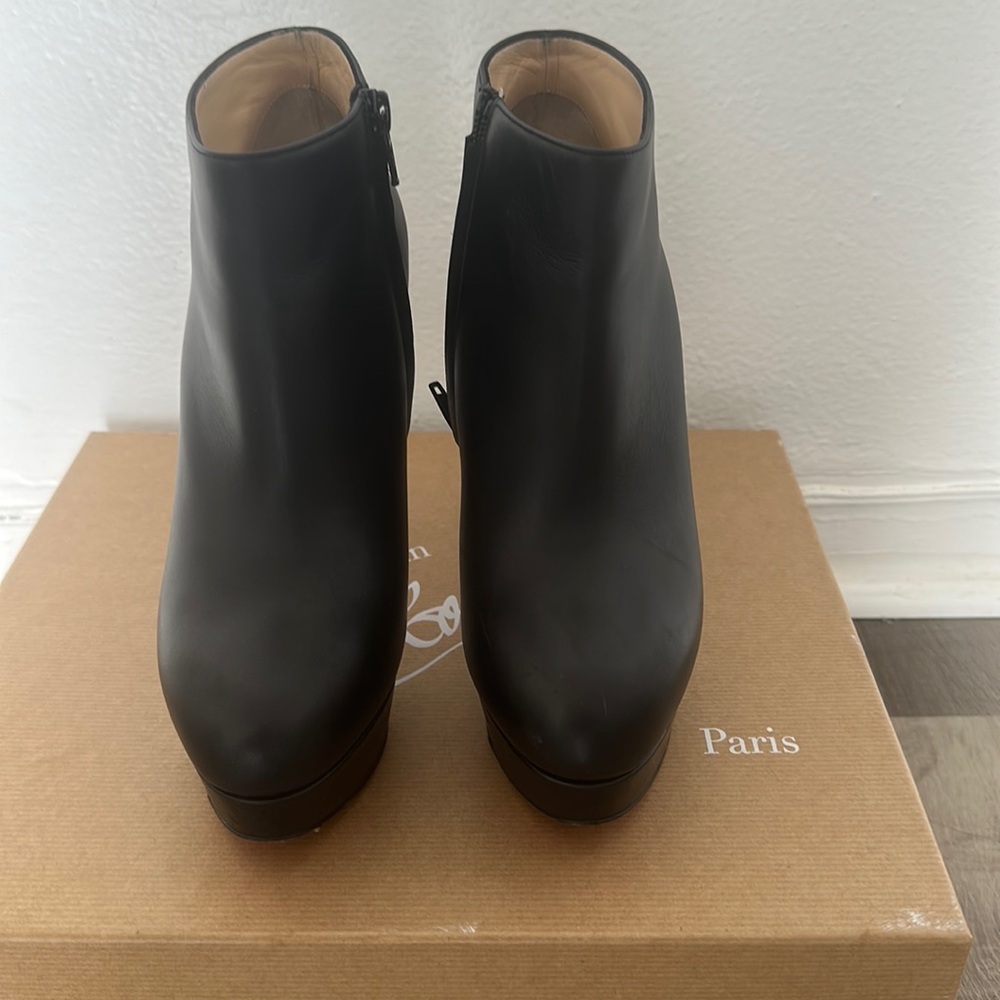 CHRISTIAN LOUBOUTIN Black Dirdibootie 130 Leather Ankle Boots